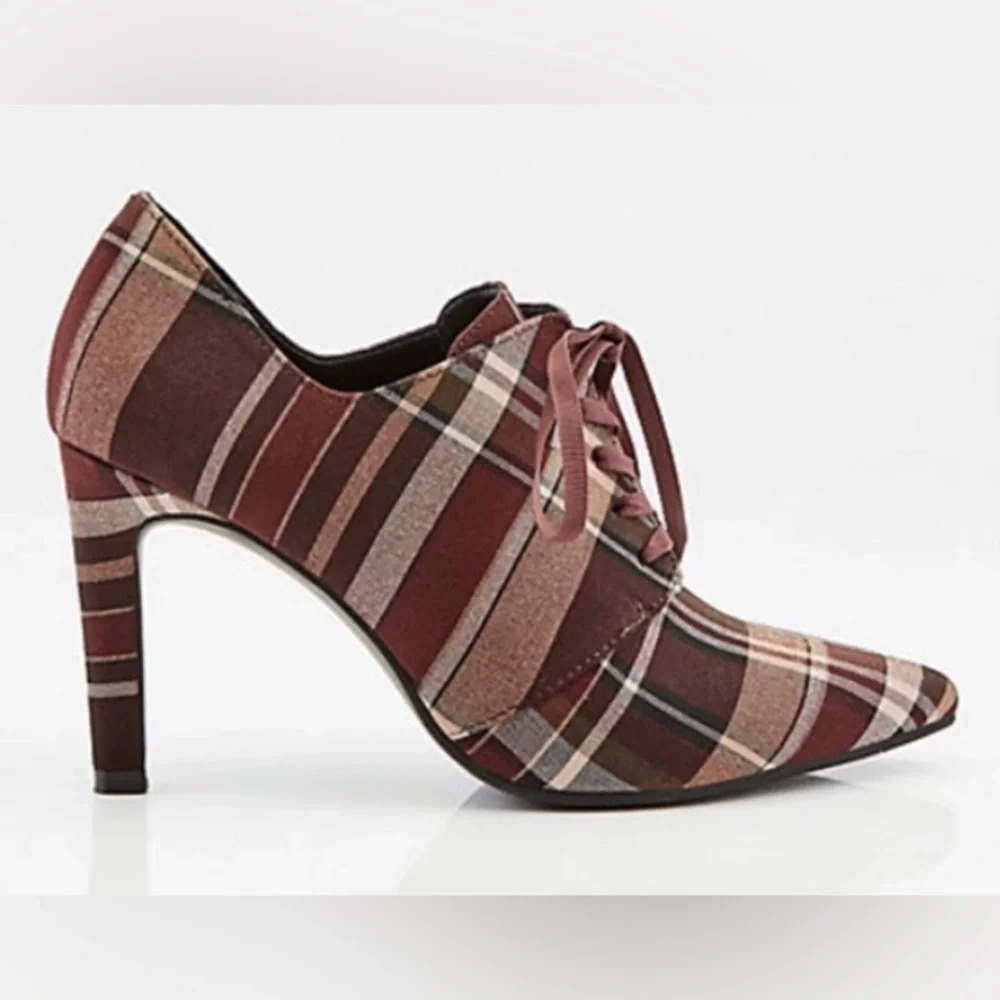 LE CHATEAU Sz 37 NEW Plaid Lace Up Includes New Heel Caps Shooties  Booties